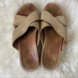 UGG Kari Sandal in Gold Size 7.5